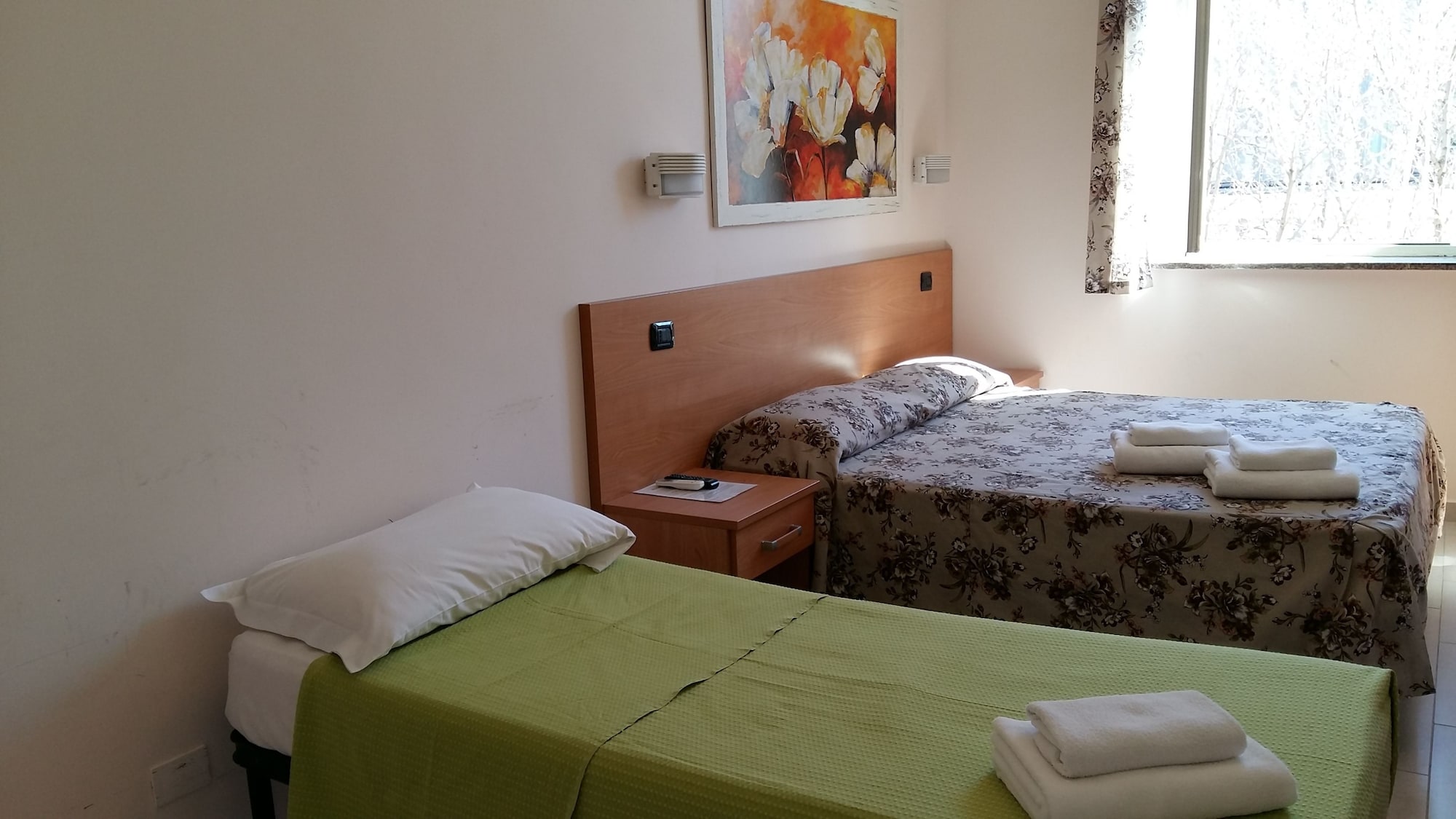 Basic, Triple, 1 Single and 1 Bunk Bed، Sun Moon 2/9