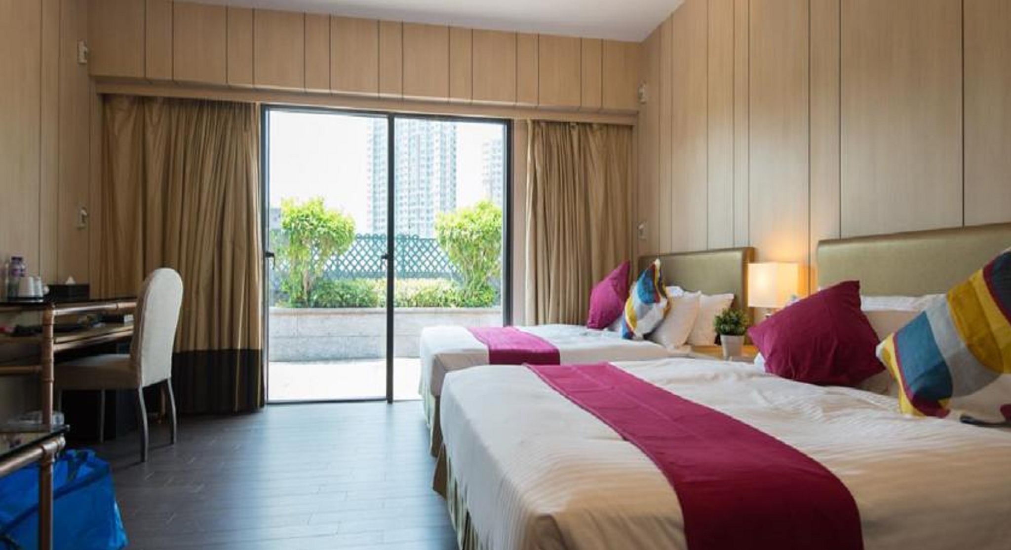Noah’s Ark Hotel & Resort 5/26