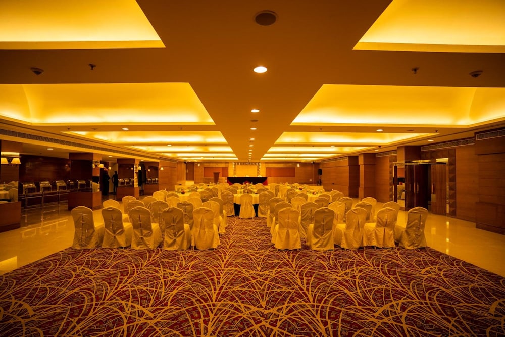 Royal Orchid Central Shimoga 48/52