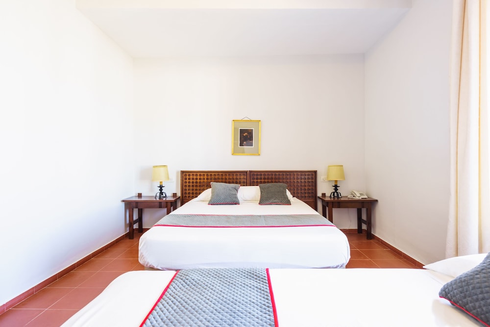 OYO HOTEL LAS CUMBRES 23/39