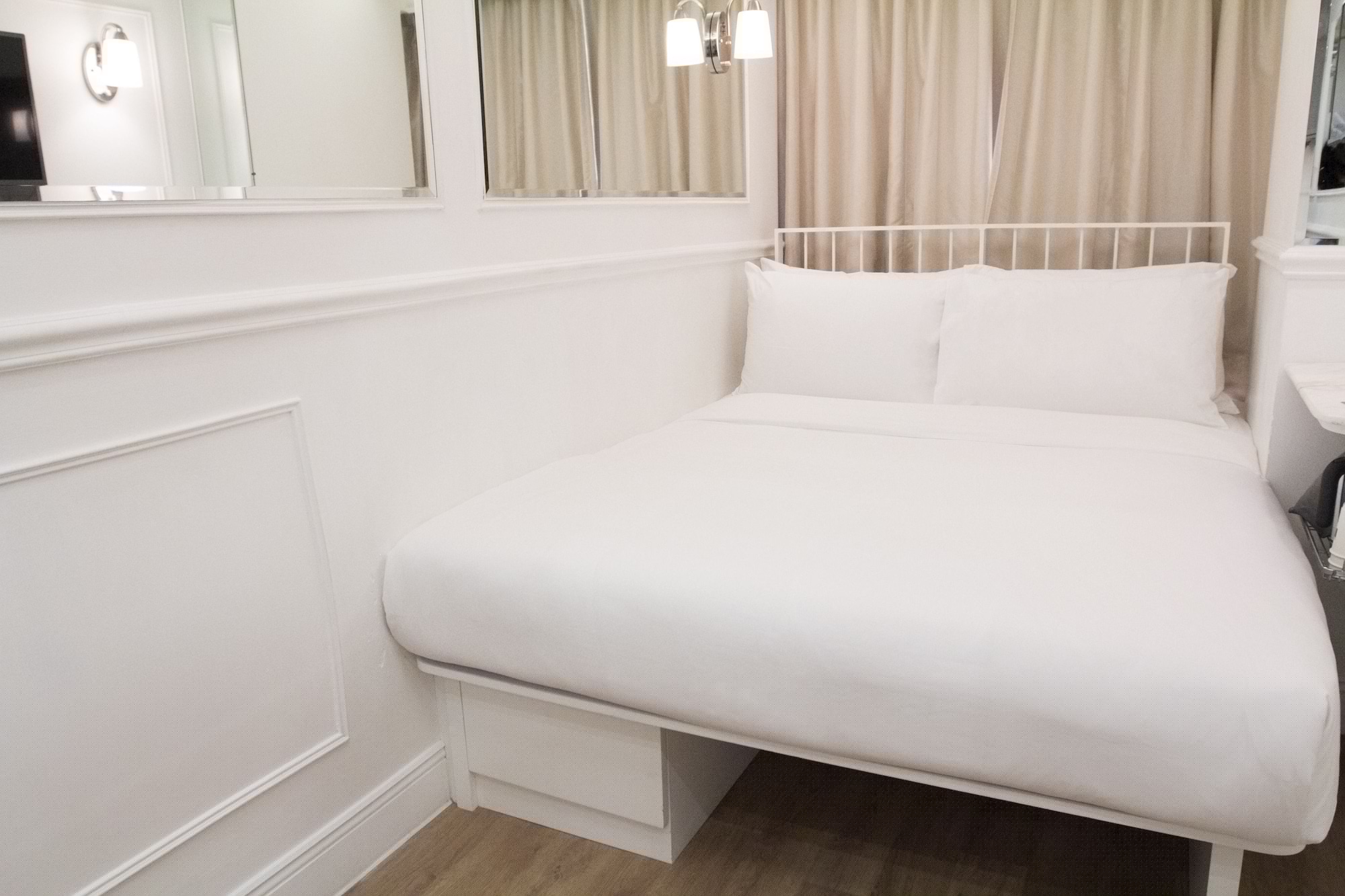 MINI, DOUBLE BED