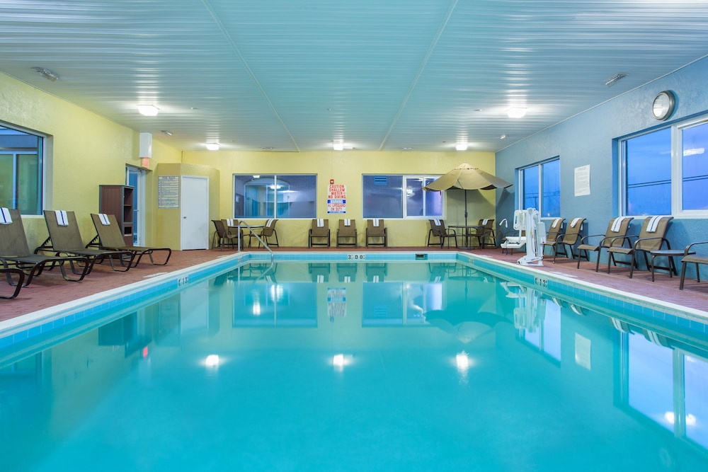 Holiday Inn Express Hotel Suites Richmond 7/67