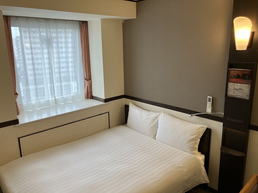 ECONOMY, DOUBLE BED, SMOKING