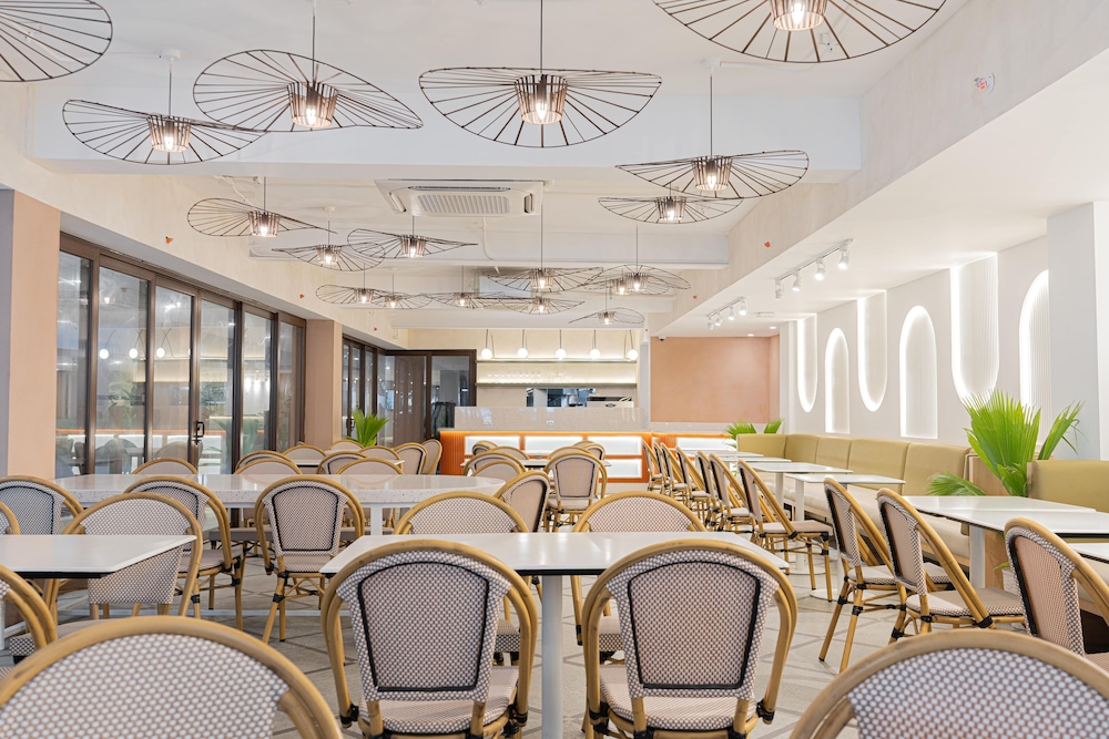 Mandarin Nest Boracay 53/75