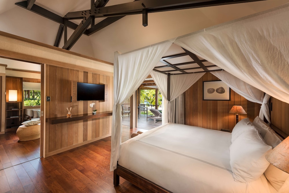 Tropical, Villa, King Bed, Beach View