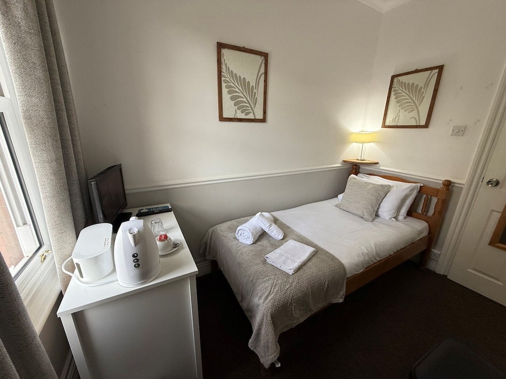 Central Hotel 22/63