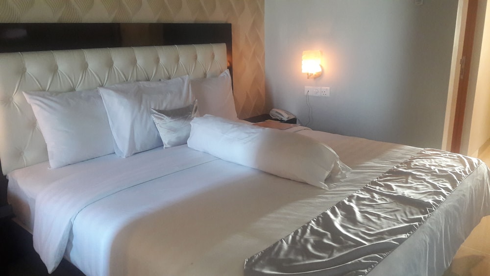 Kaliban Hotel 9/46