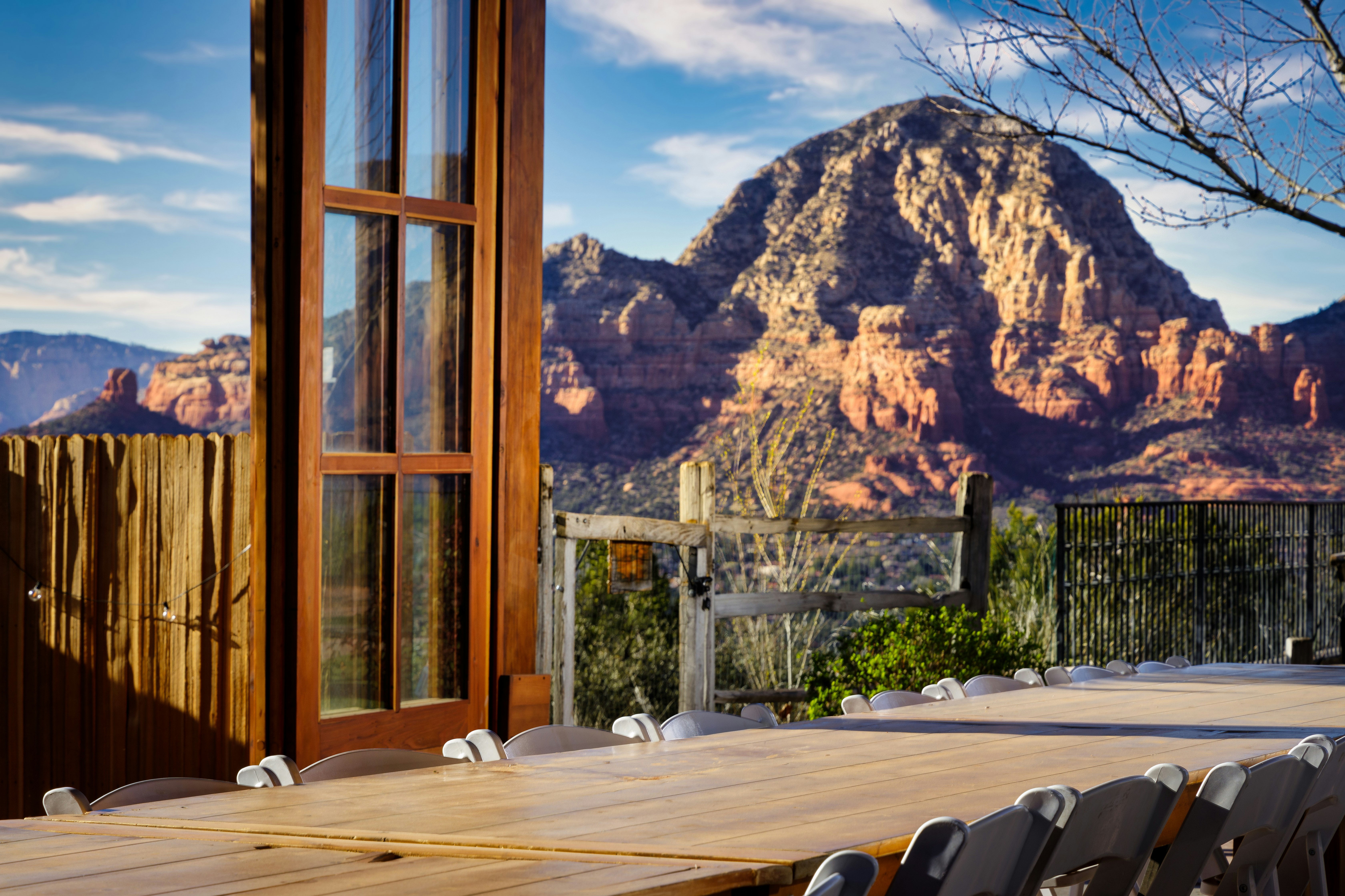 Sky Ranch Lodge 2/44