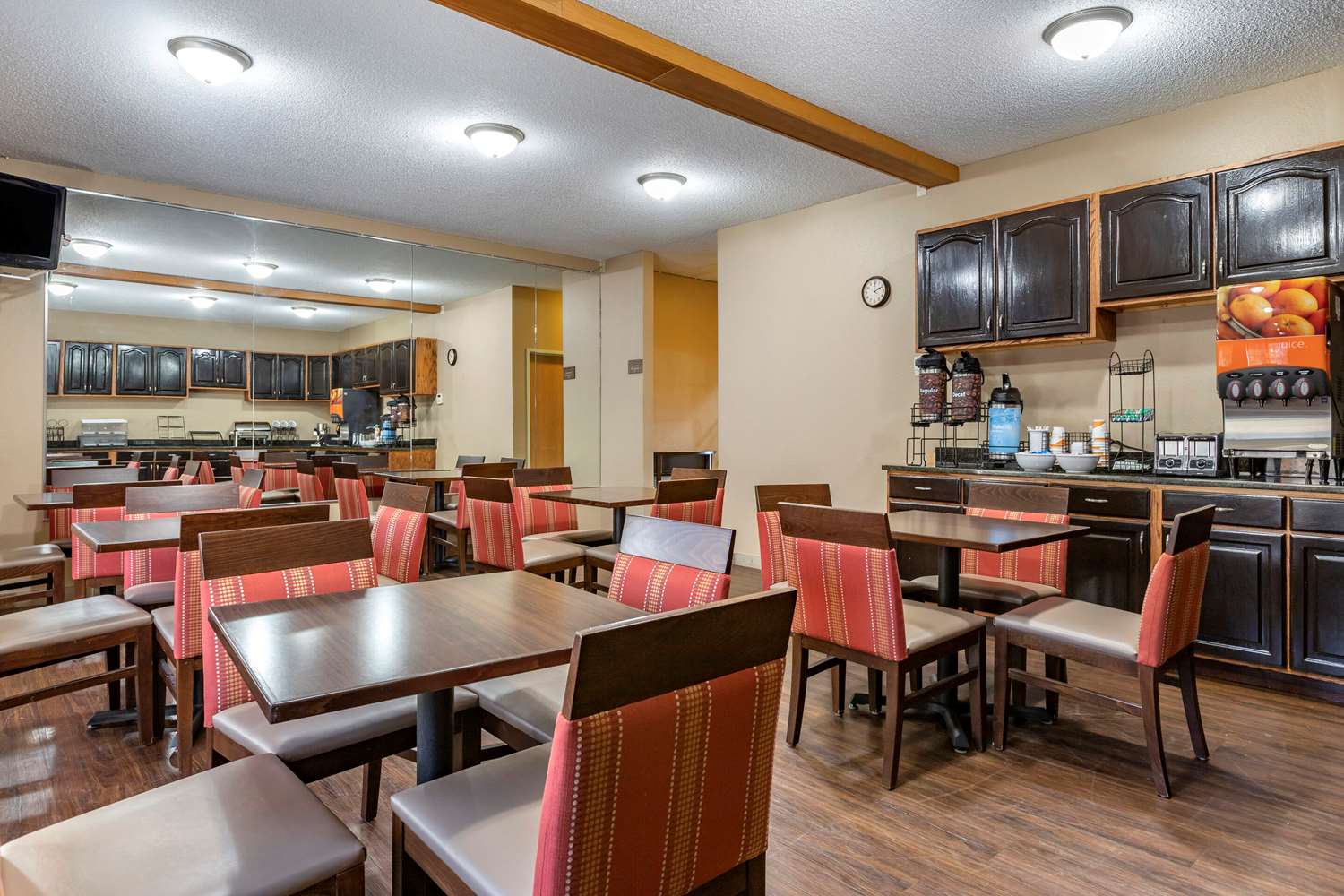 Comfort Inn Downtown University Area 28/37