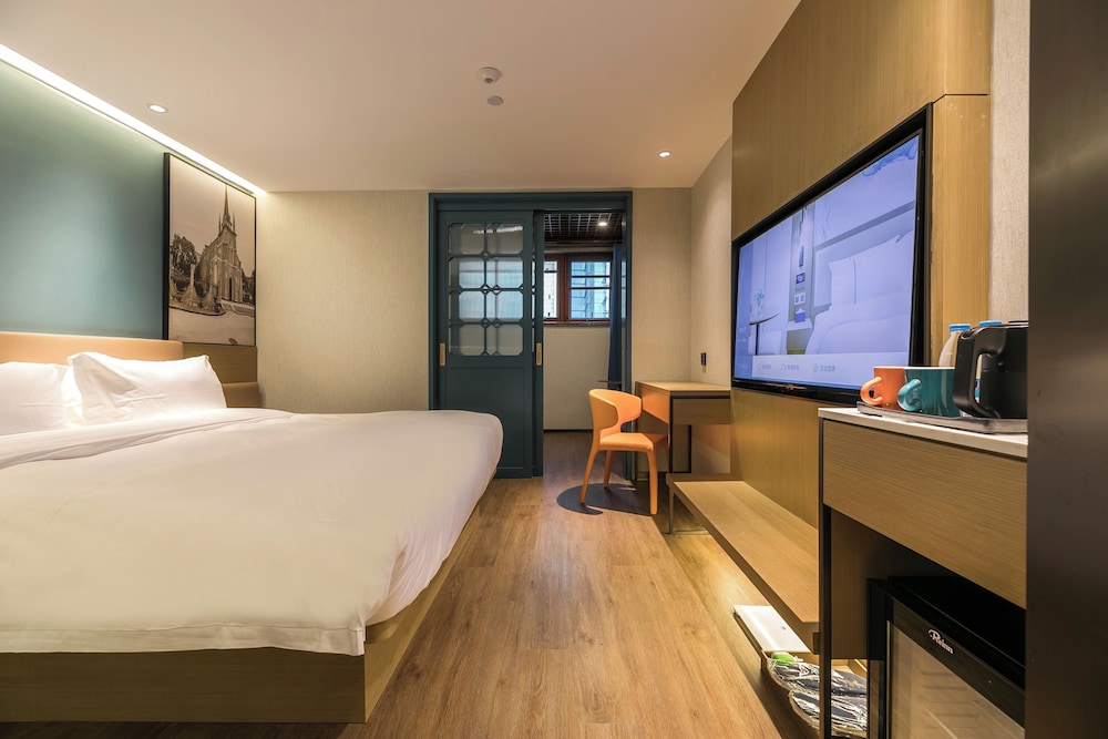 Jinglai Hotel (Shanghai Bund East Nanjing Road Pedestrian Street) 20/50