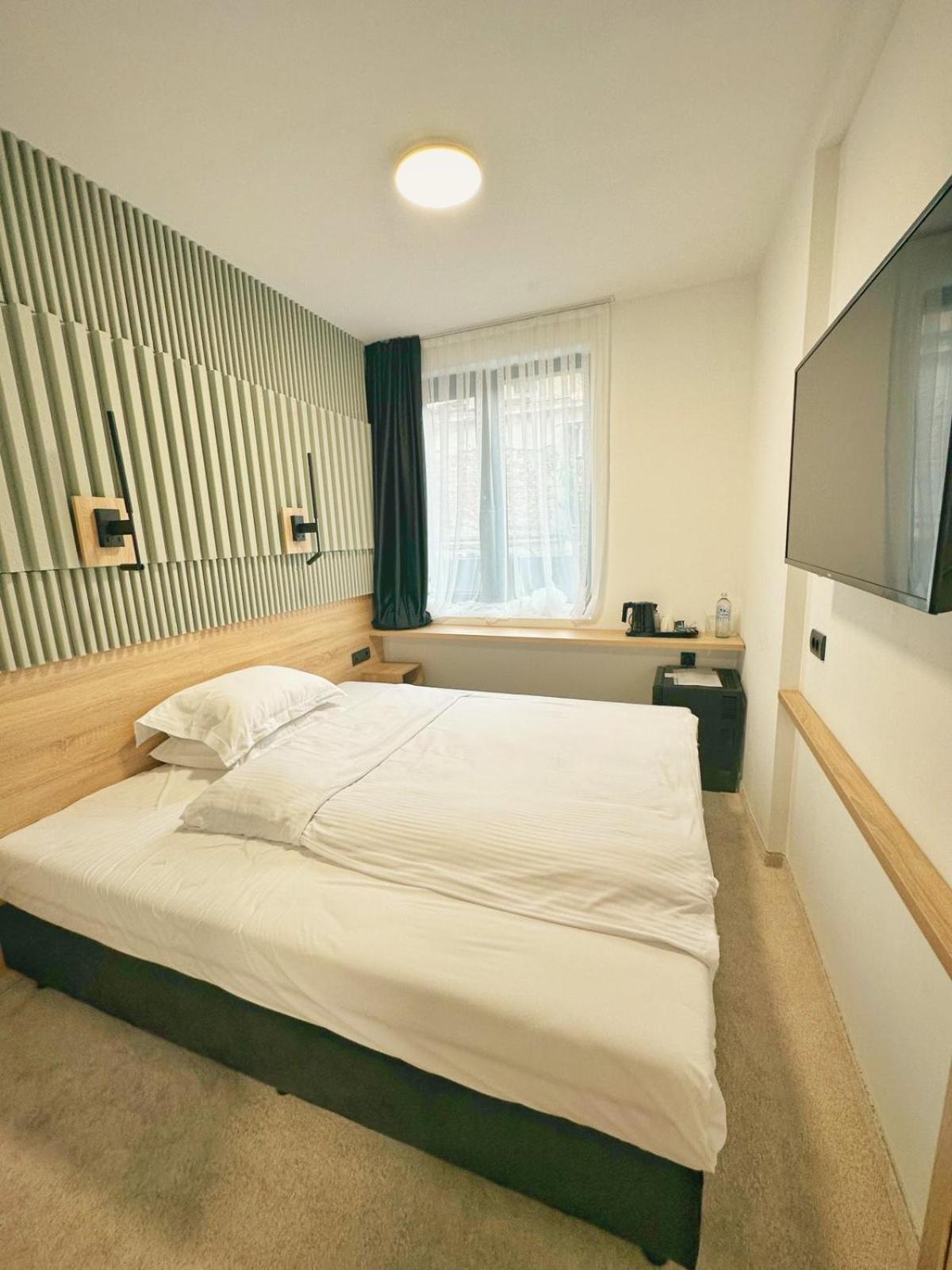 ECONOMY, DOUBLE BED