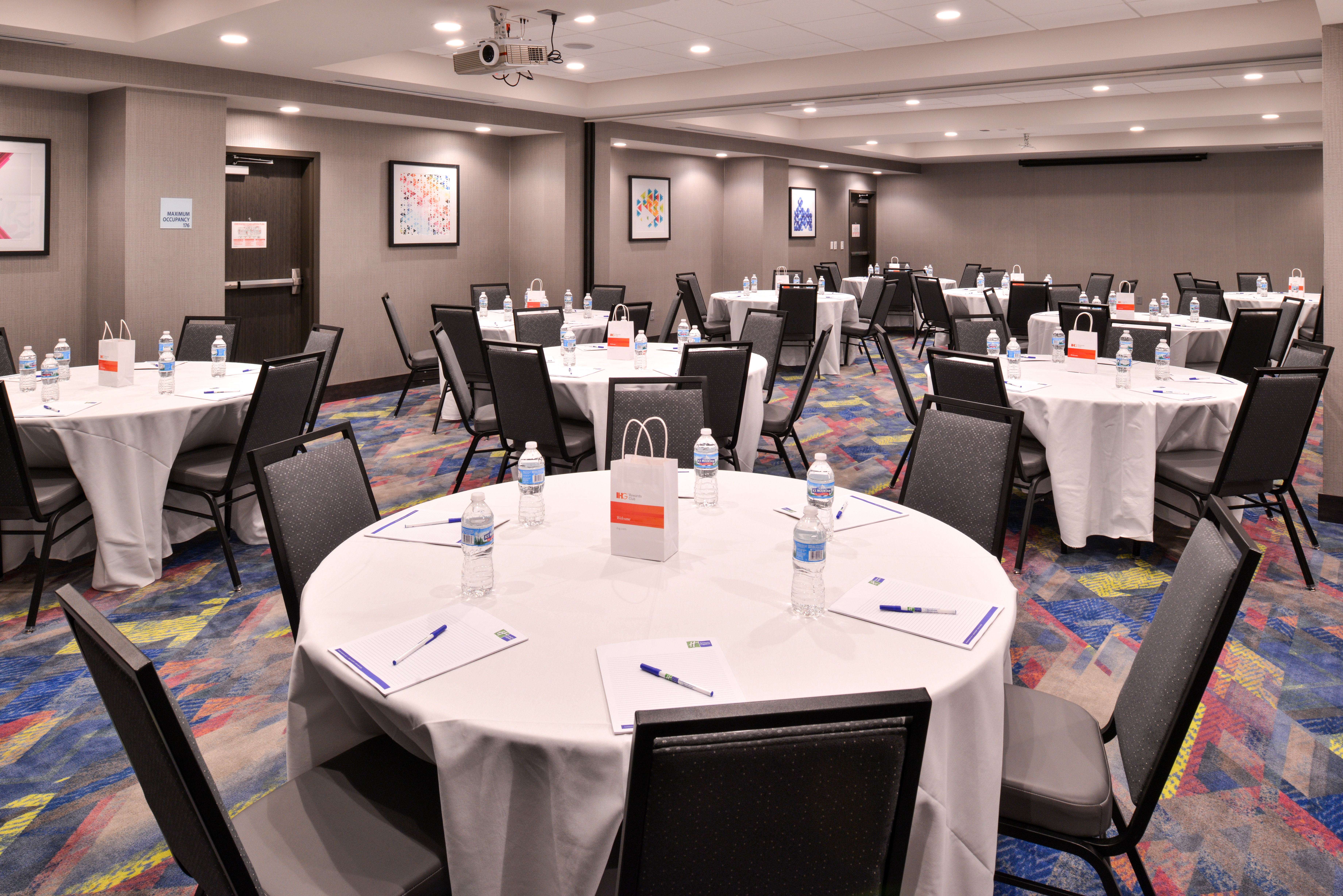 Holiday Inn Express Suites Bryant Benton Area 63/71
