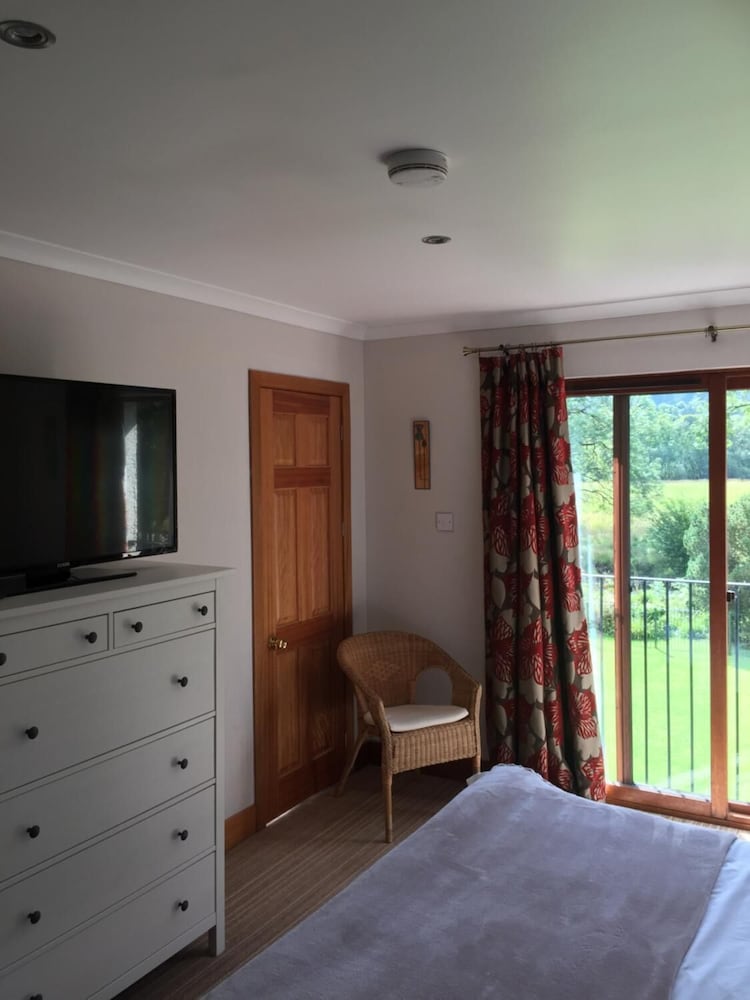 Riverside House 17/32