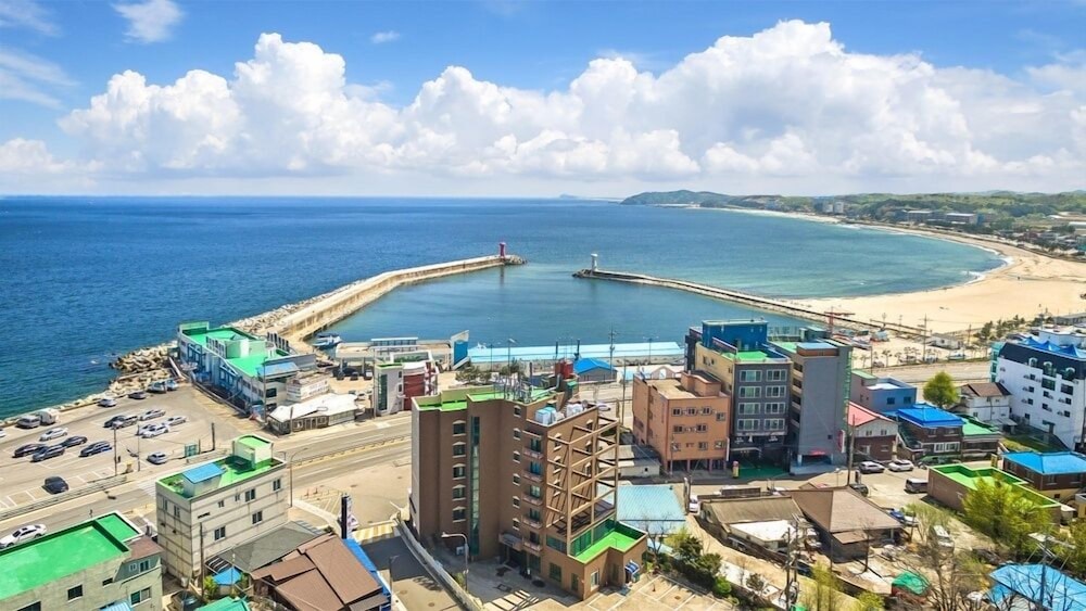 Yangyang Port View 25/26