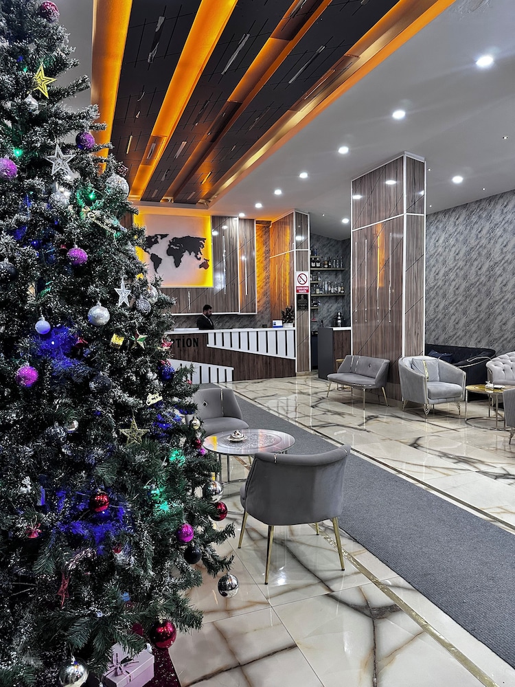 Comfort Suites Hotel 43/50