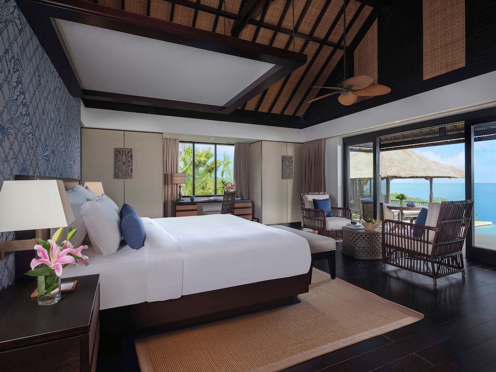 Raffles Bali 12/50