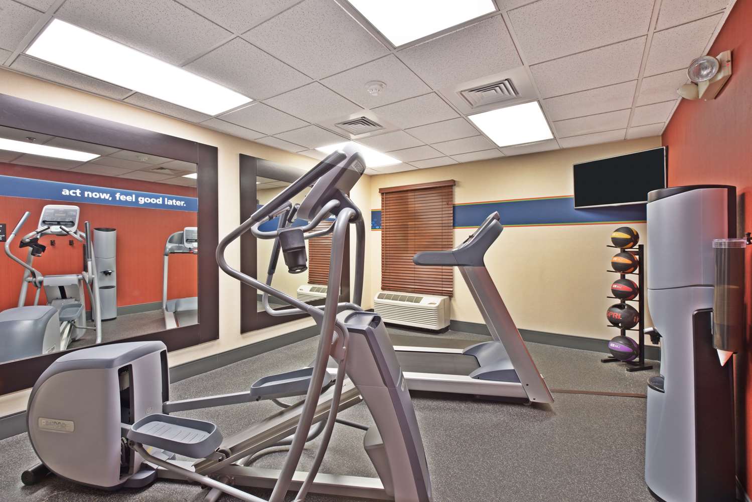 Hampton Inn Huntington/Barboursville 18/40