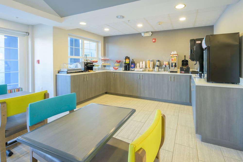 restaurant cafeteria