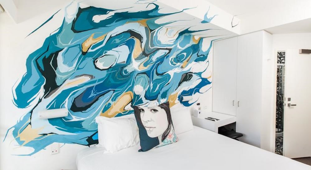 Majestic Minima Hotel 31/41