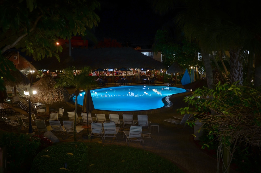 Gulfcoast Inn Naples 39/42