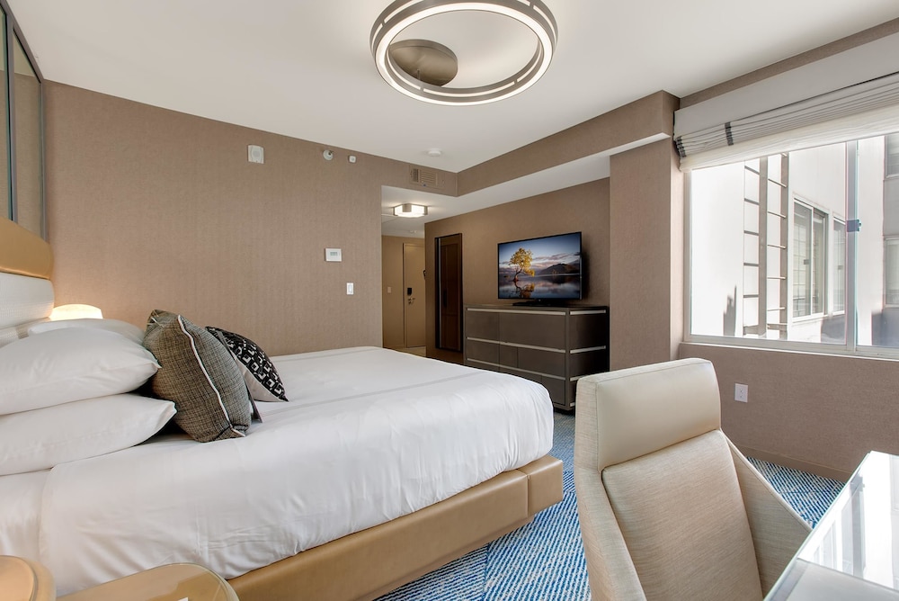 Hotel Zoe Fishermans Wharf 24/68