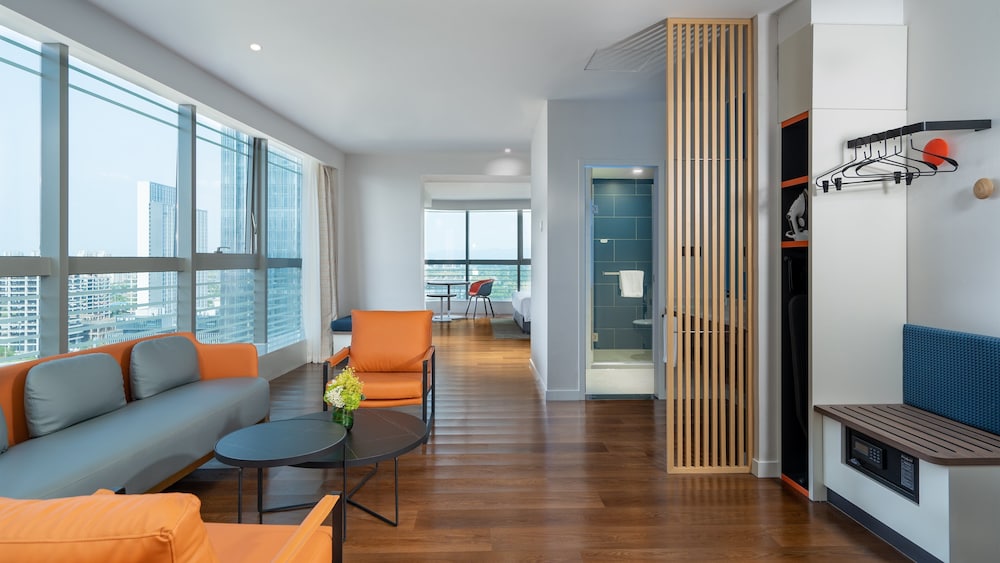 HOLIDAY INN EXPRESS Chengdu High-Tech Zone 56/78