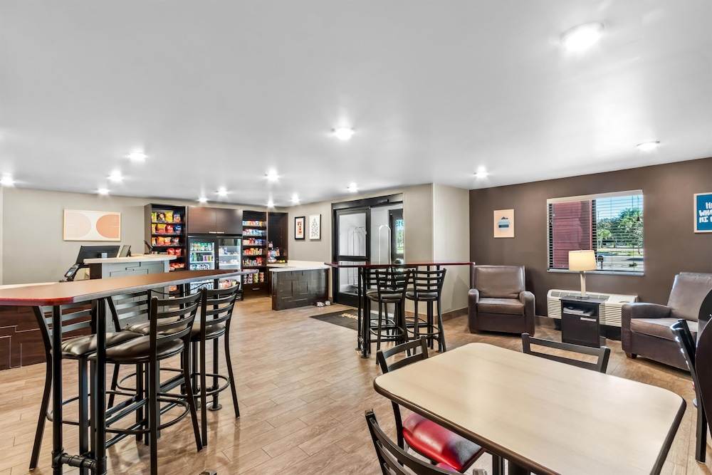 Sonesta Simply Suites Avondale 32/47