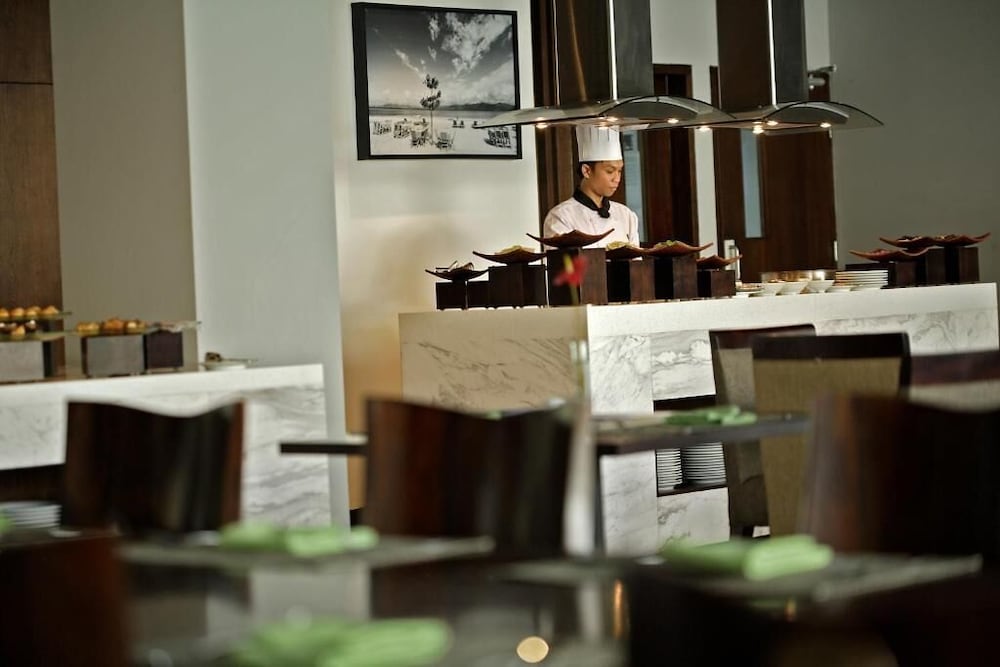 Hotel Santika Mataram 46/70