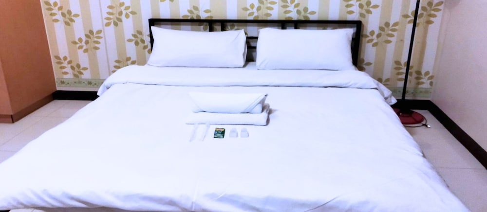Tess and Tessha Condotel near T3 Airport 36/62