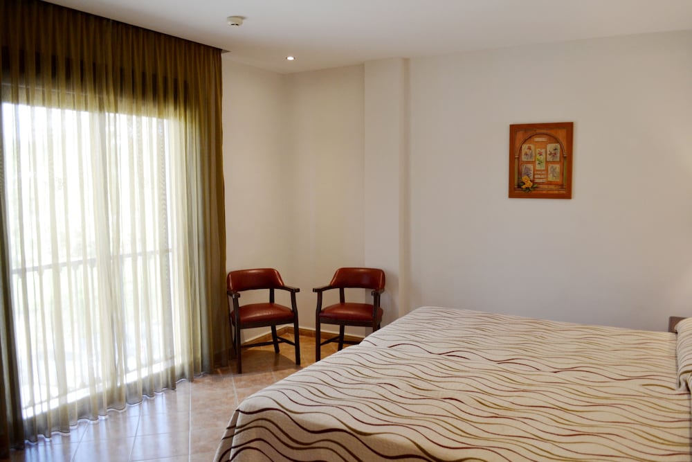 Tarik Hotel 22/63