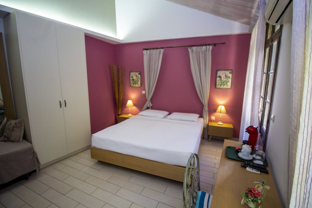 Elia Portou Rooms 8/33