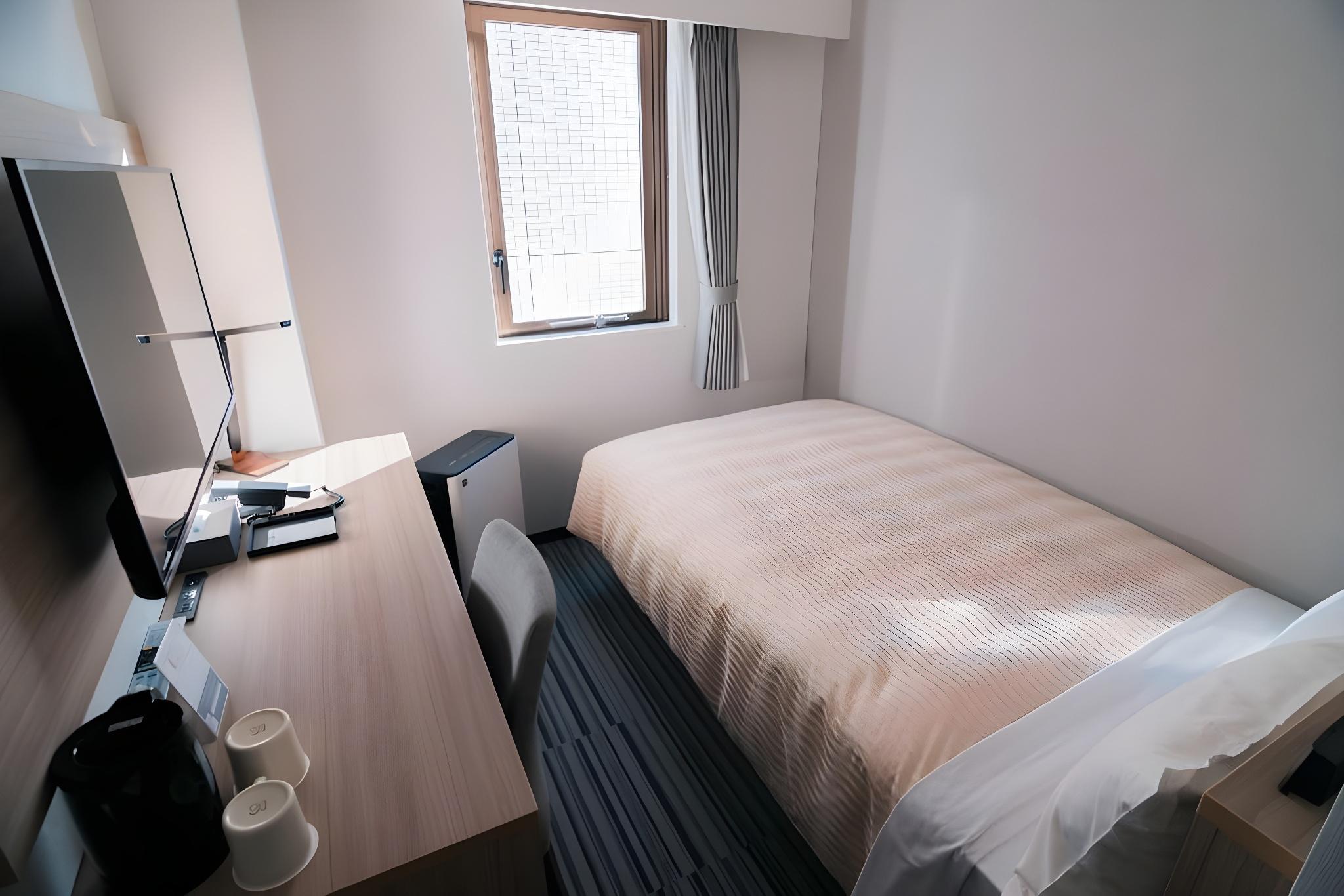 Semi Room, Semi Double Bed
