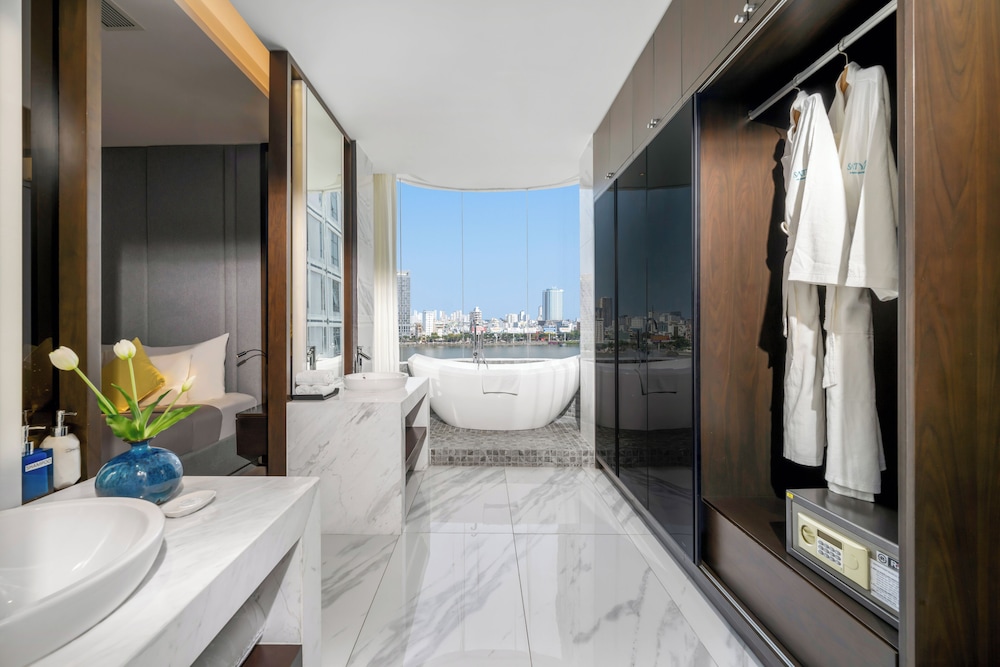 Satya Danang Hotel 44/50