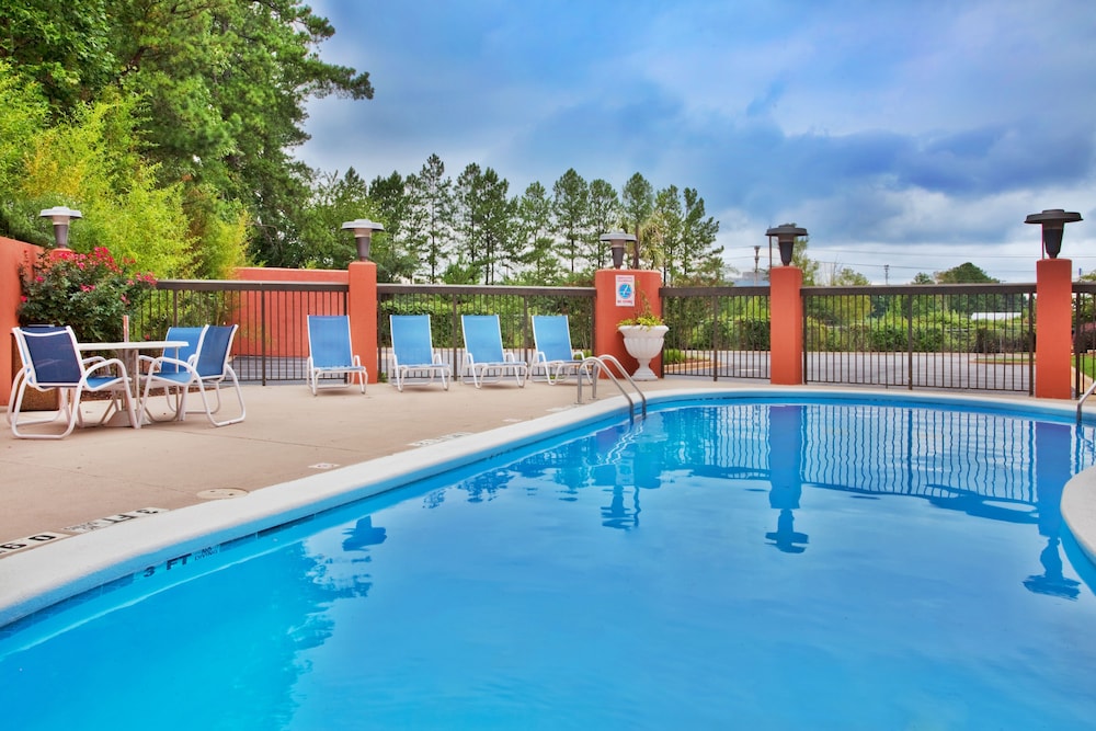 Holiday Inn Express Hotel Suites Lawrenceville 7/49