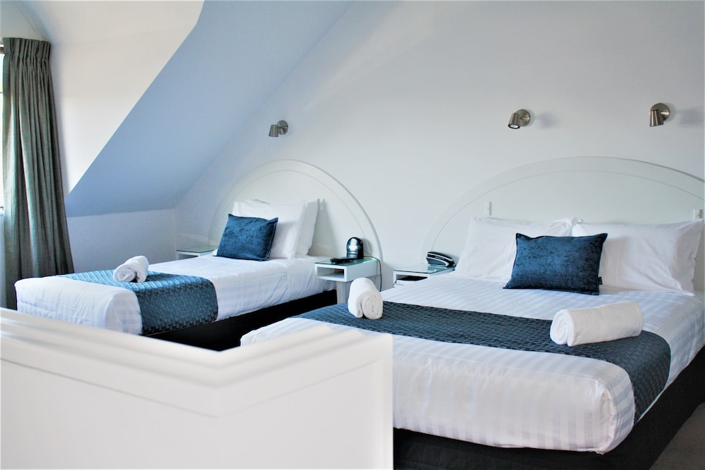 1 BEDROOM, FAMILY, APARTMENT, CITY VIEW, KITCHENETTE