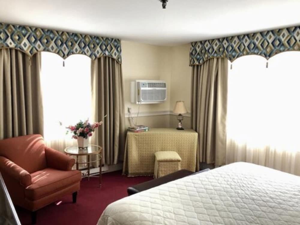 Americas Cup Inn 39/81