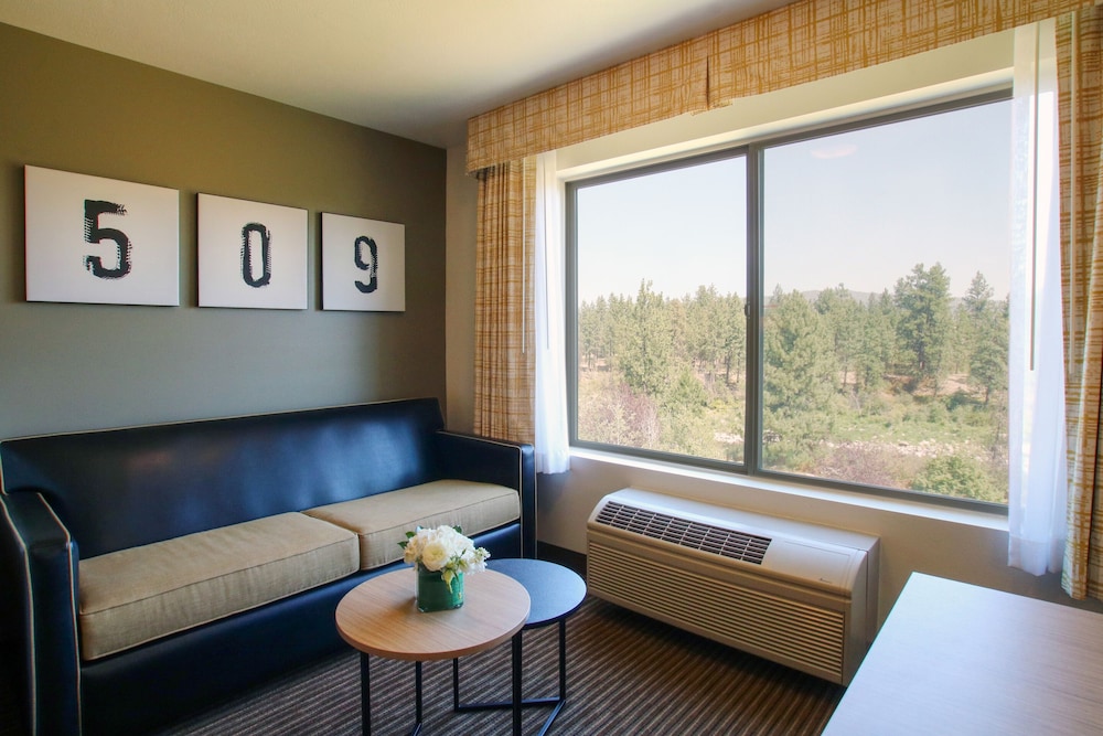 Oxford Suites Spokane Valley 34/64