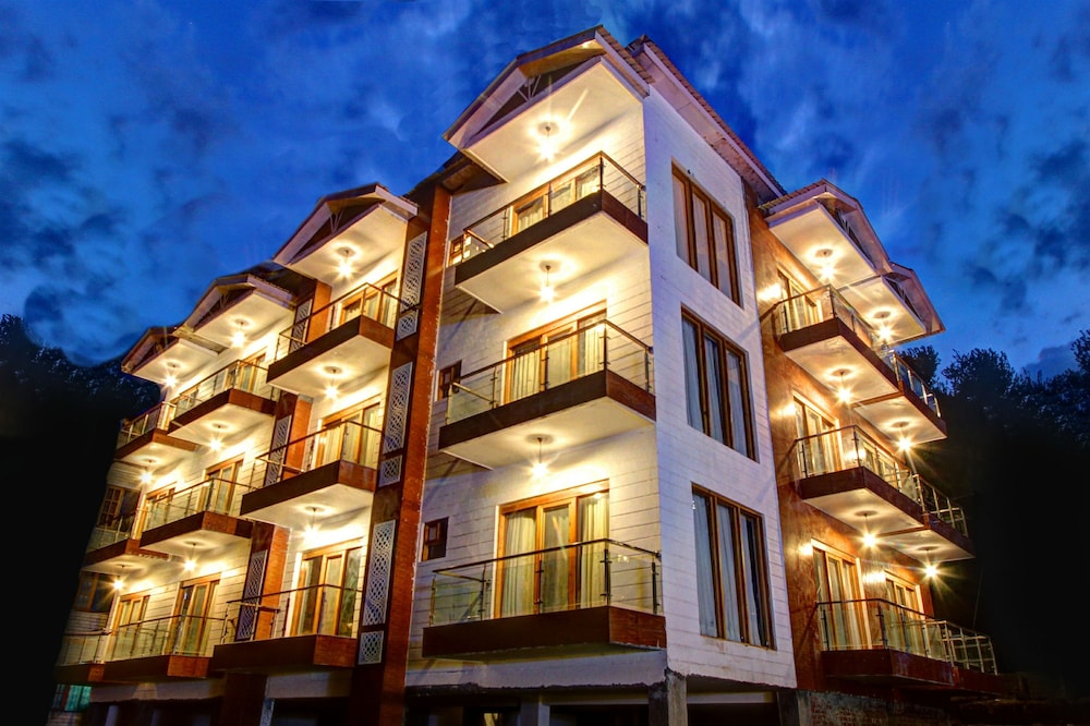 Hill County Resort 1/50