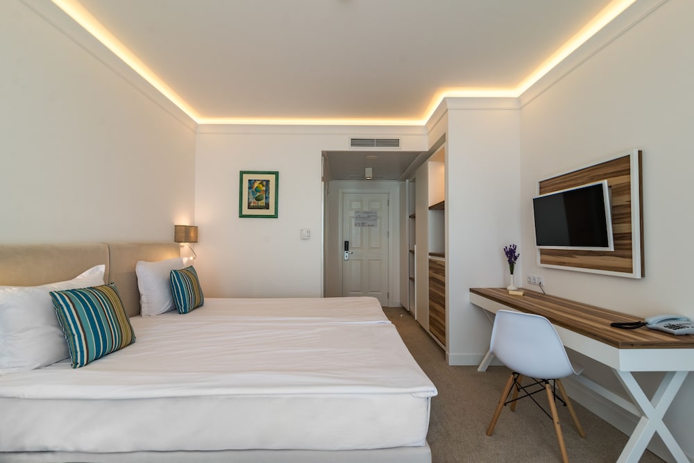 HVD Hotel Nympha Riviera Holiday Club Adults Only 18 11/45