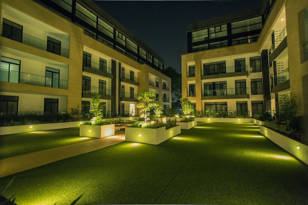 Accra Luxury Apartments at The Gardens 44/50