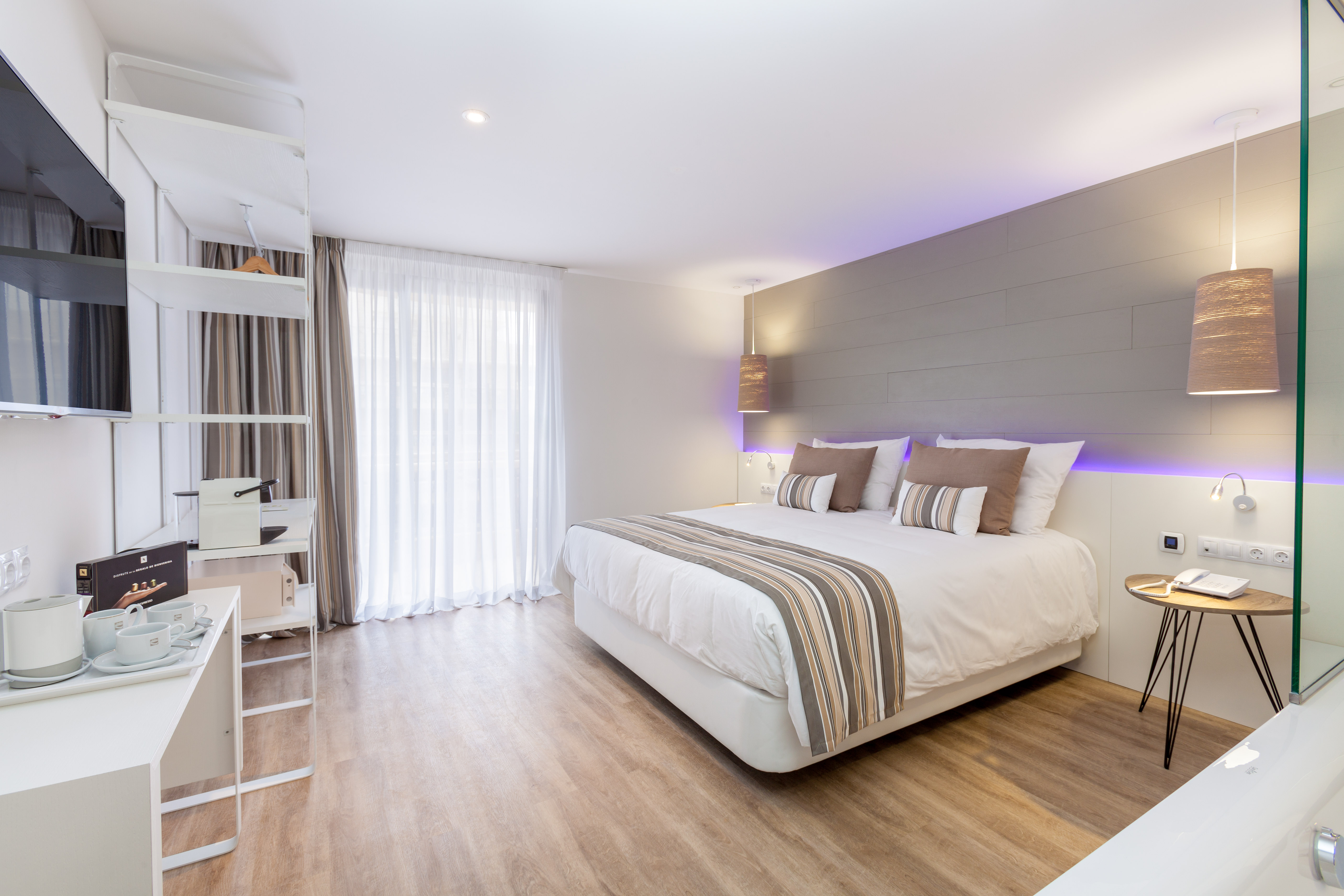 Romance, Double Bed