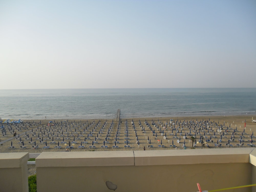 Hotel La Bussola 48/50
