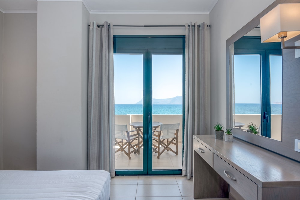 CHRISTINA BEACH HOTEL 28/65