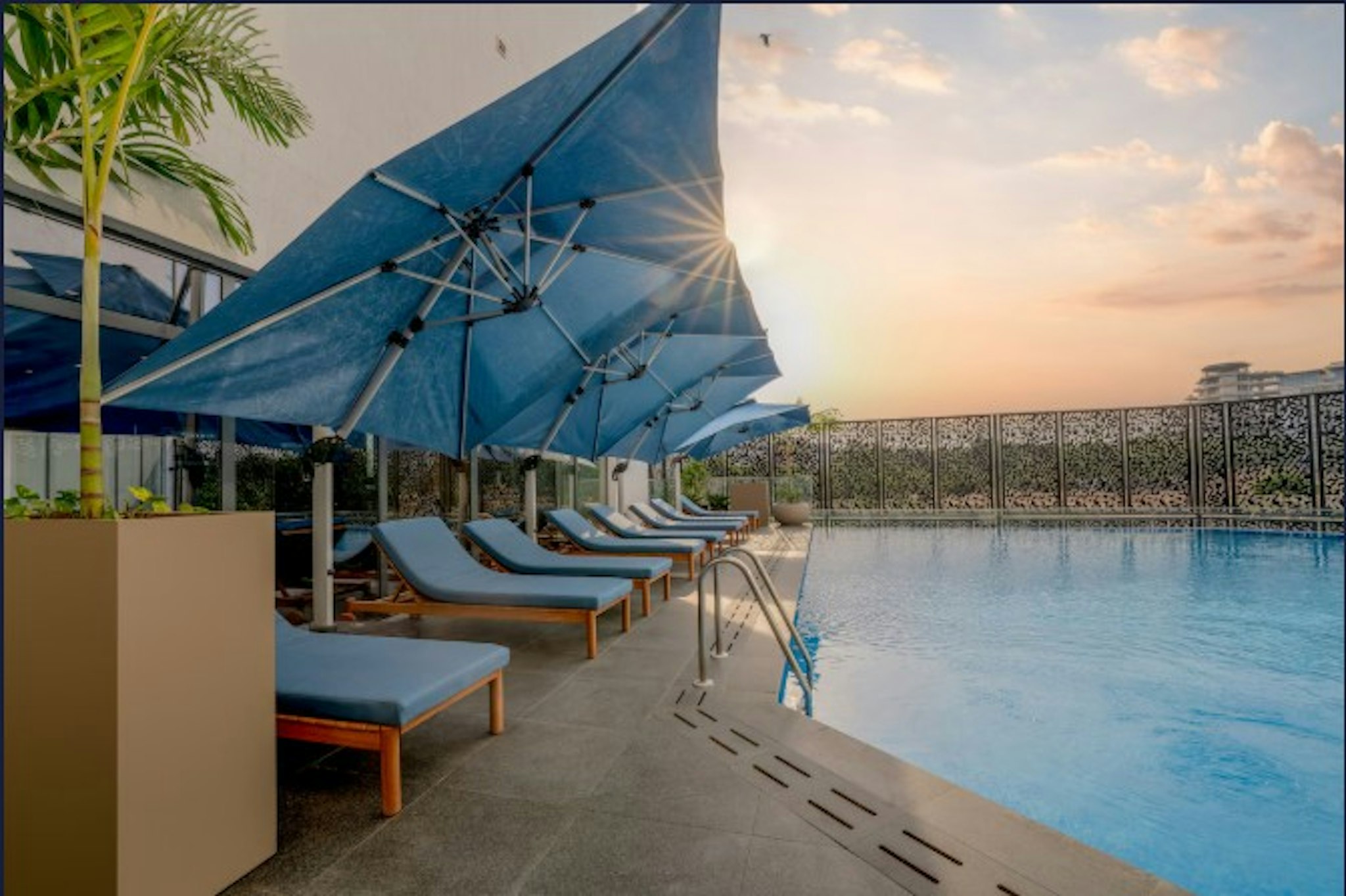 The Pelican Hotel 37/42