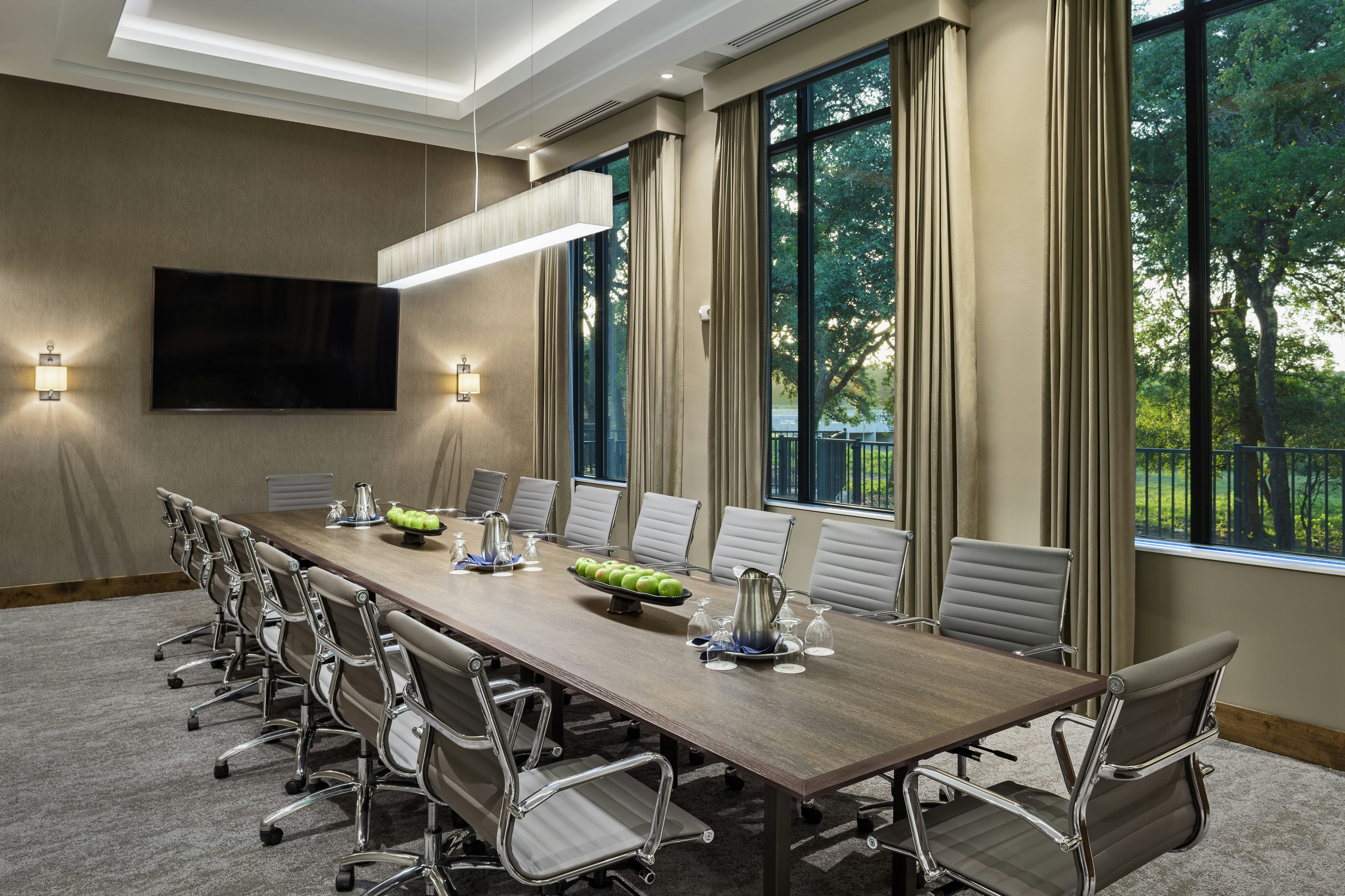 The Bevy Hotel Boerne A Doubletree By Hilton 40/46