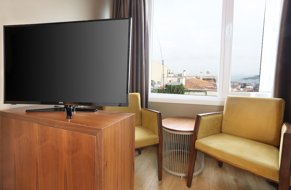 Taksim Premium Hotel 64/70