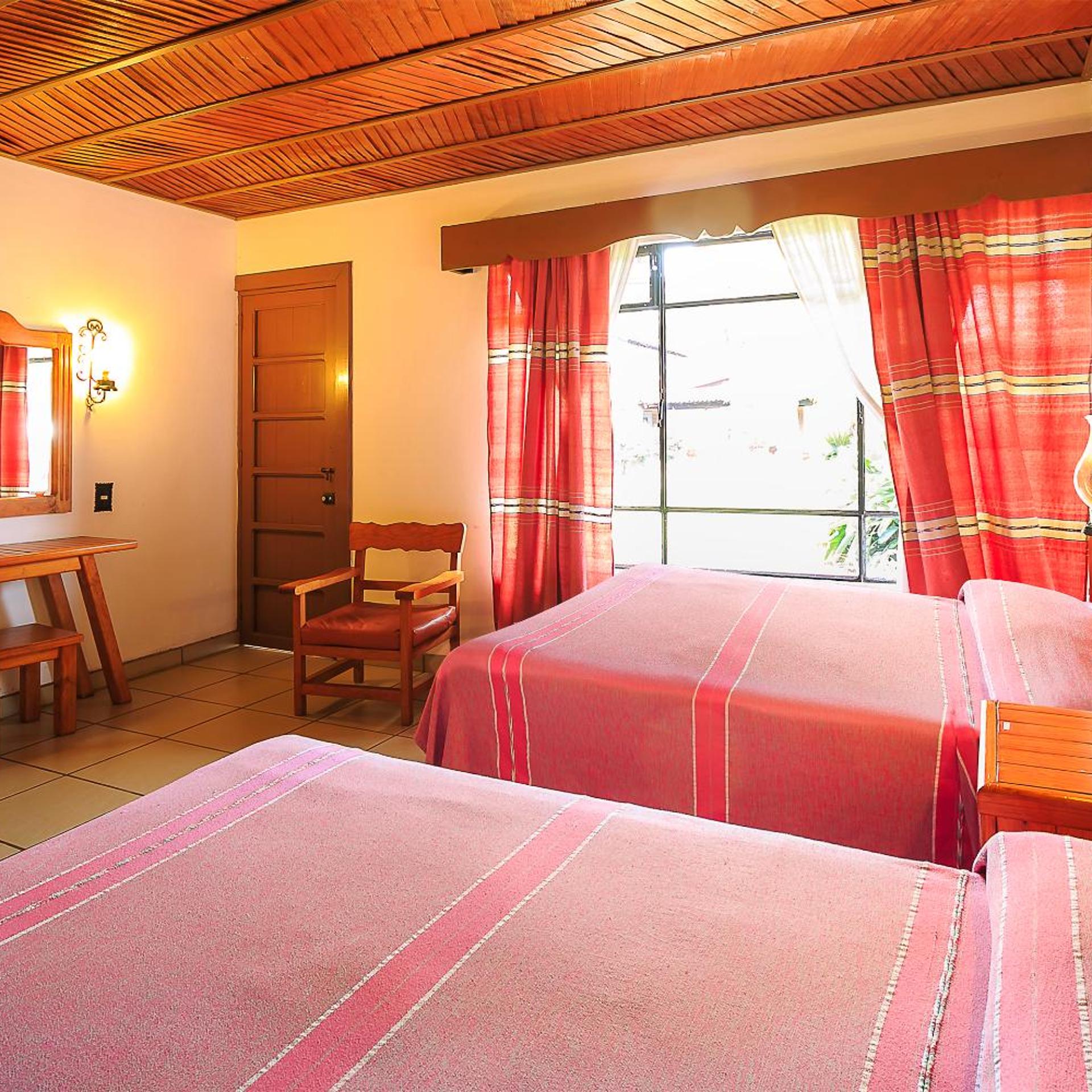 دوبلكس رباعي، Hotel Pie de la Sierra 10/10