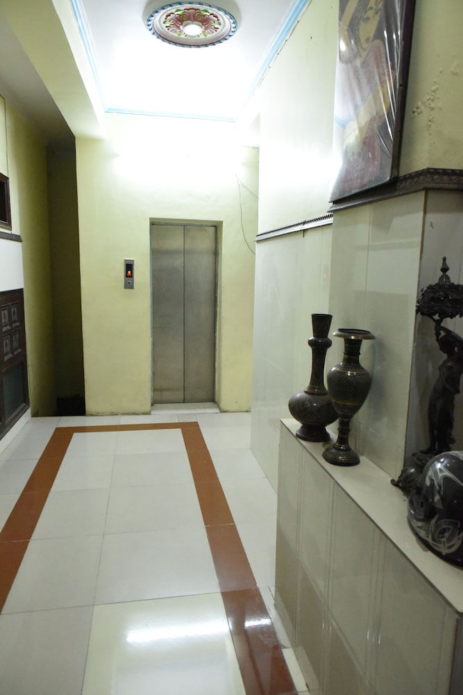 Hotel Vaishnavi 19/58