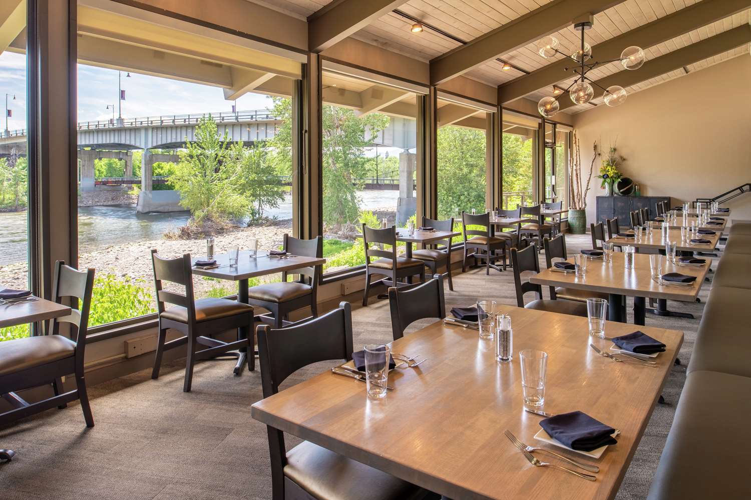 restaurant cafeteria