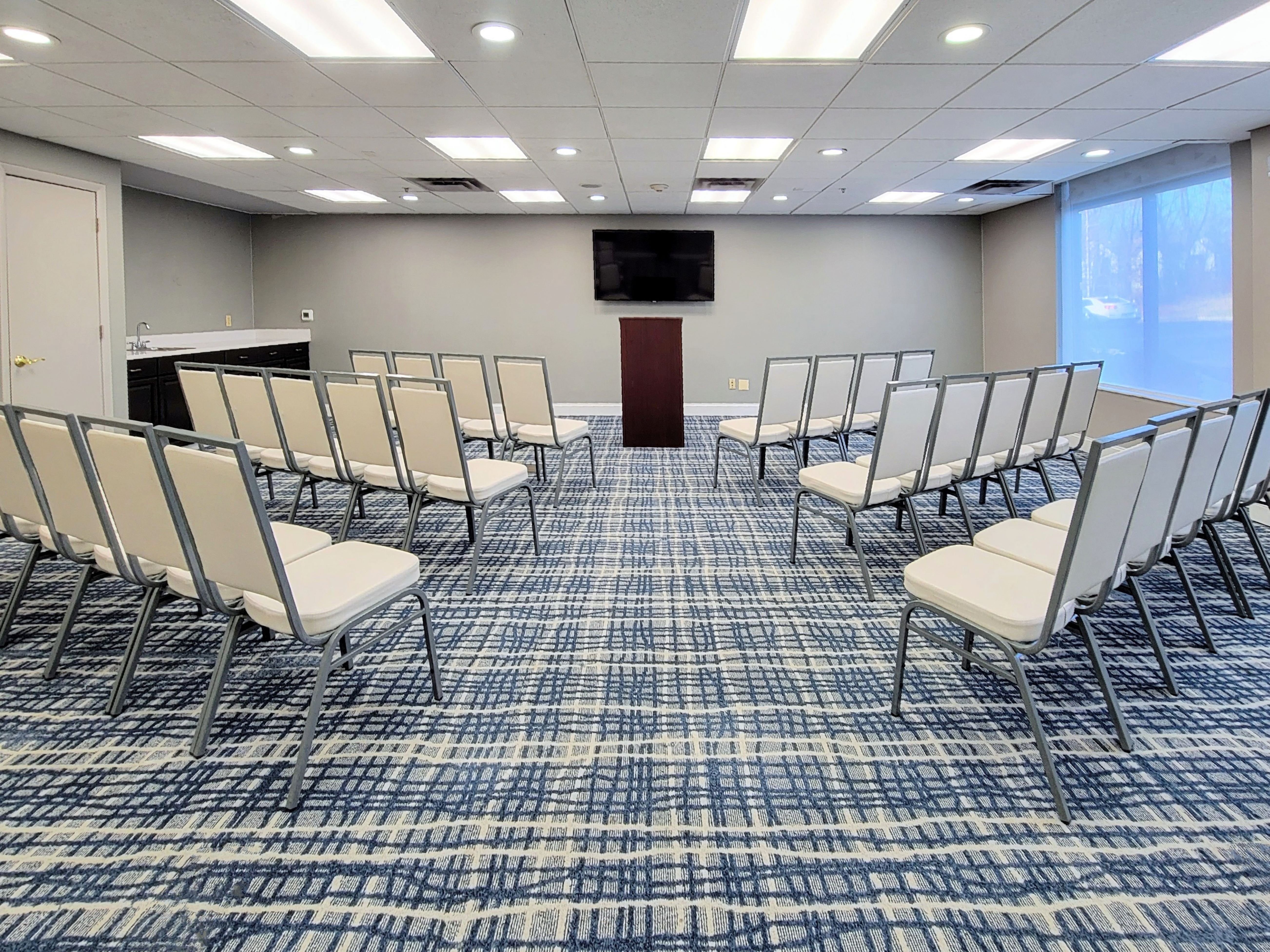 Holliday Inn Belcamp Aberdeen Area Ex Wingate By Wyndham Aberdeen Edgewood 34/46